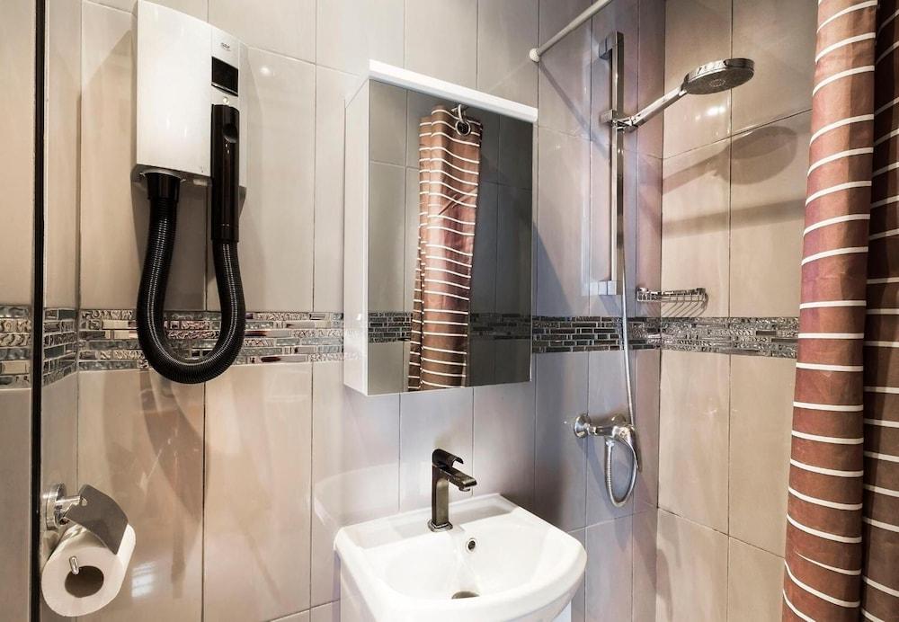 Hotel Maubeuge Gare Du Nord Париж Екстериор снимка