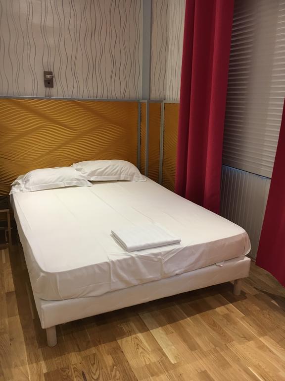 Hotel Maubeuge Gare Du Nord Париж Екстериор снимка